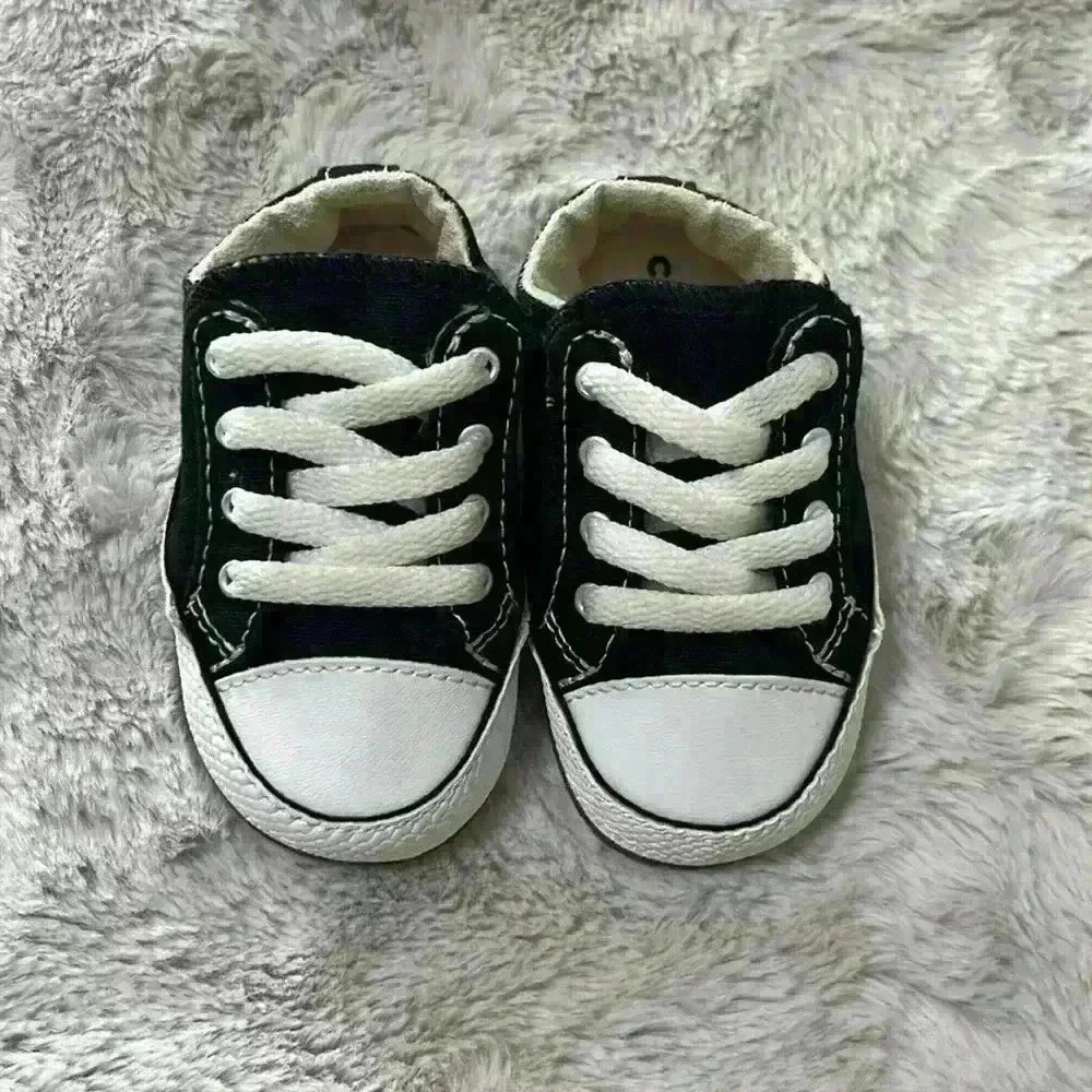 Baby converse - Picture 1 of 8